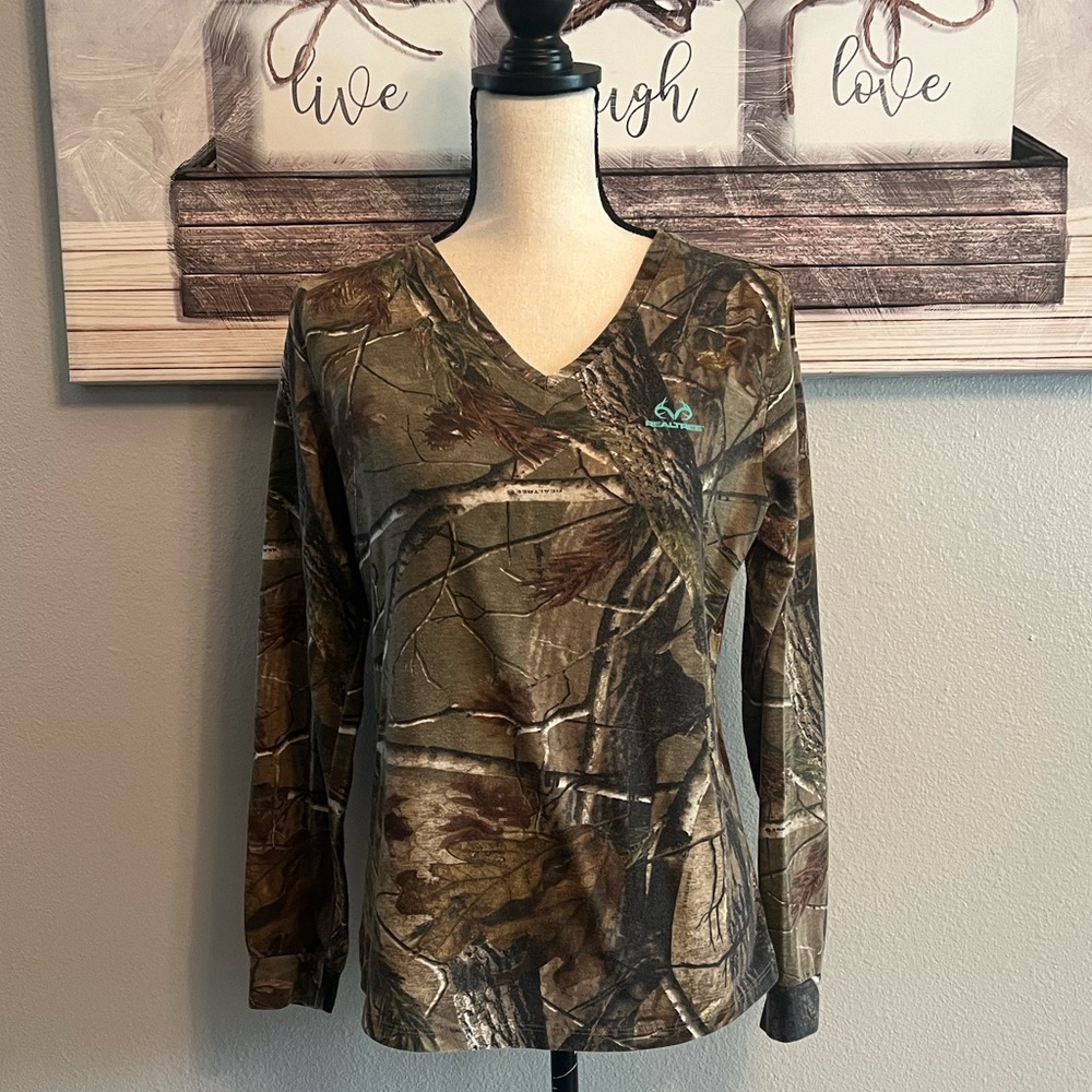 ♥️❄️Realtree Woman’s Long Sleeve Camouflage Shirt Size XL